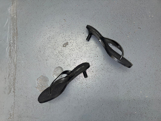 Black Kitten Thong Heels Sz US 5.5