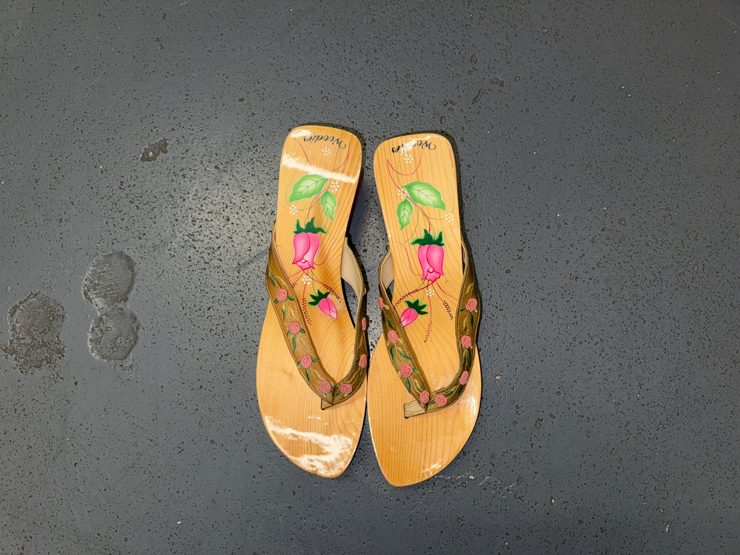 Wooden Floral Wedge Thong Heels US 10
