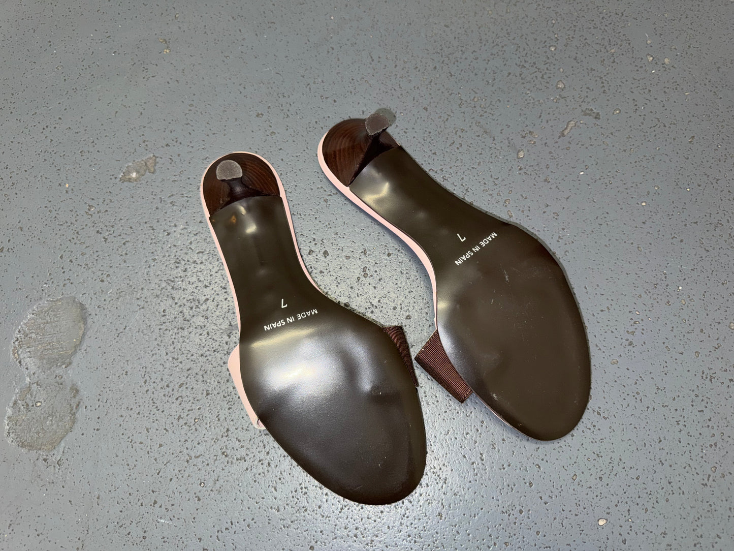 SUTTON STUDIO Leather Nude Pink Kitten Heels US 7